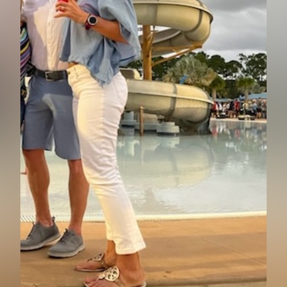 Lilly Pulitzer Main Line Fit Jeans (6) - Picture 3 of 10